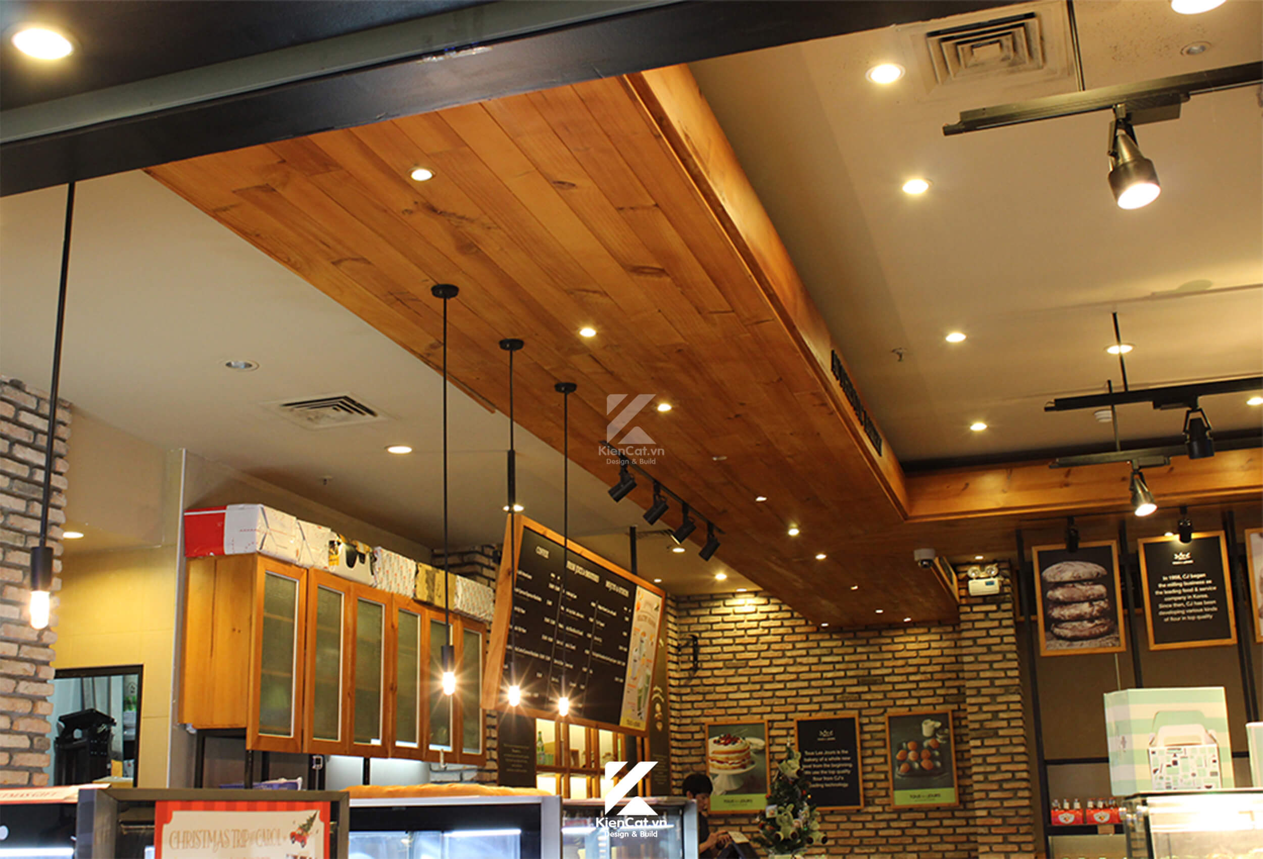 thi công nội thất chuỗi f&b tous les jours