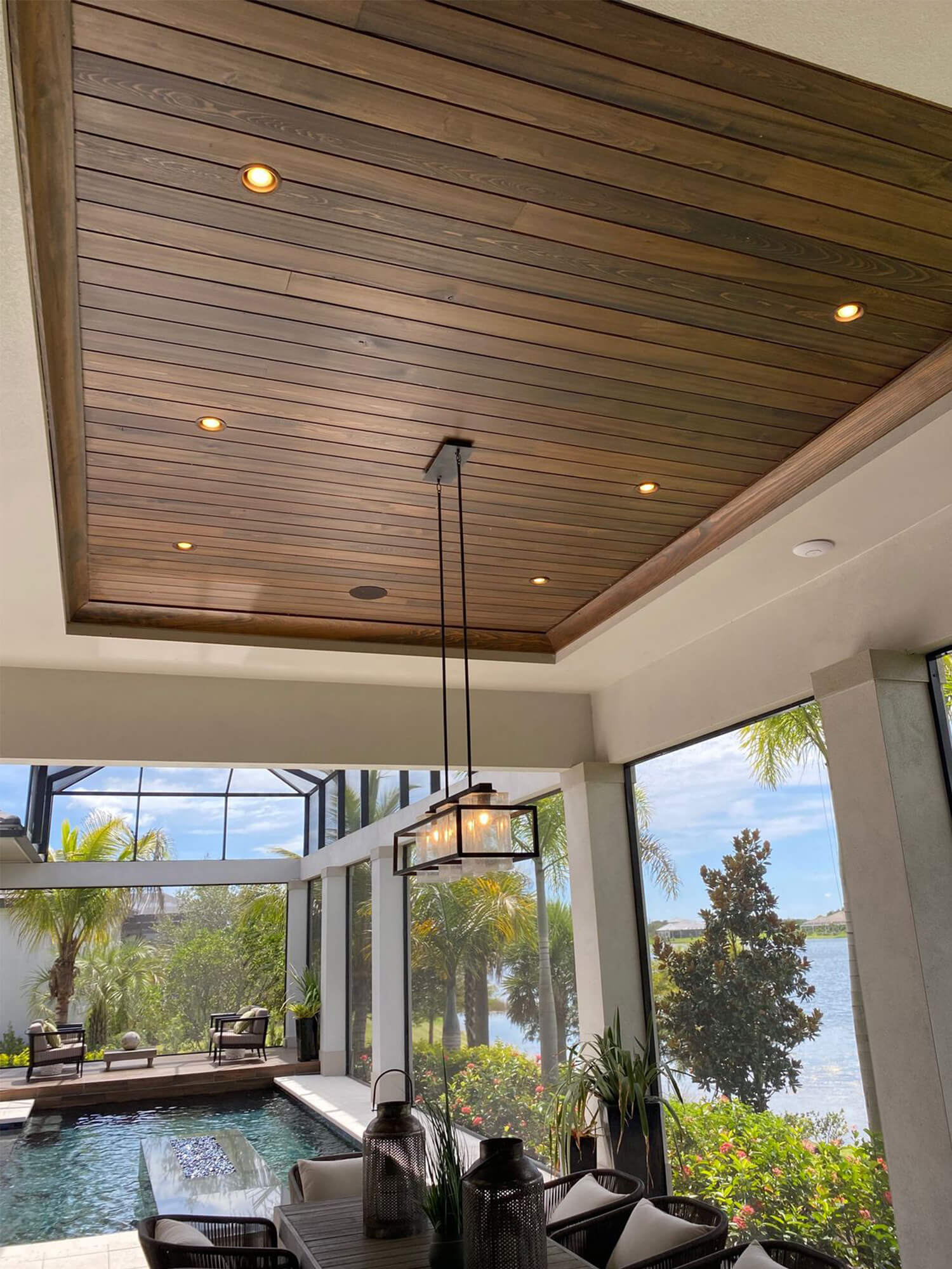 trần gỗ teak tự nhiên ốp phẳng