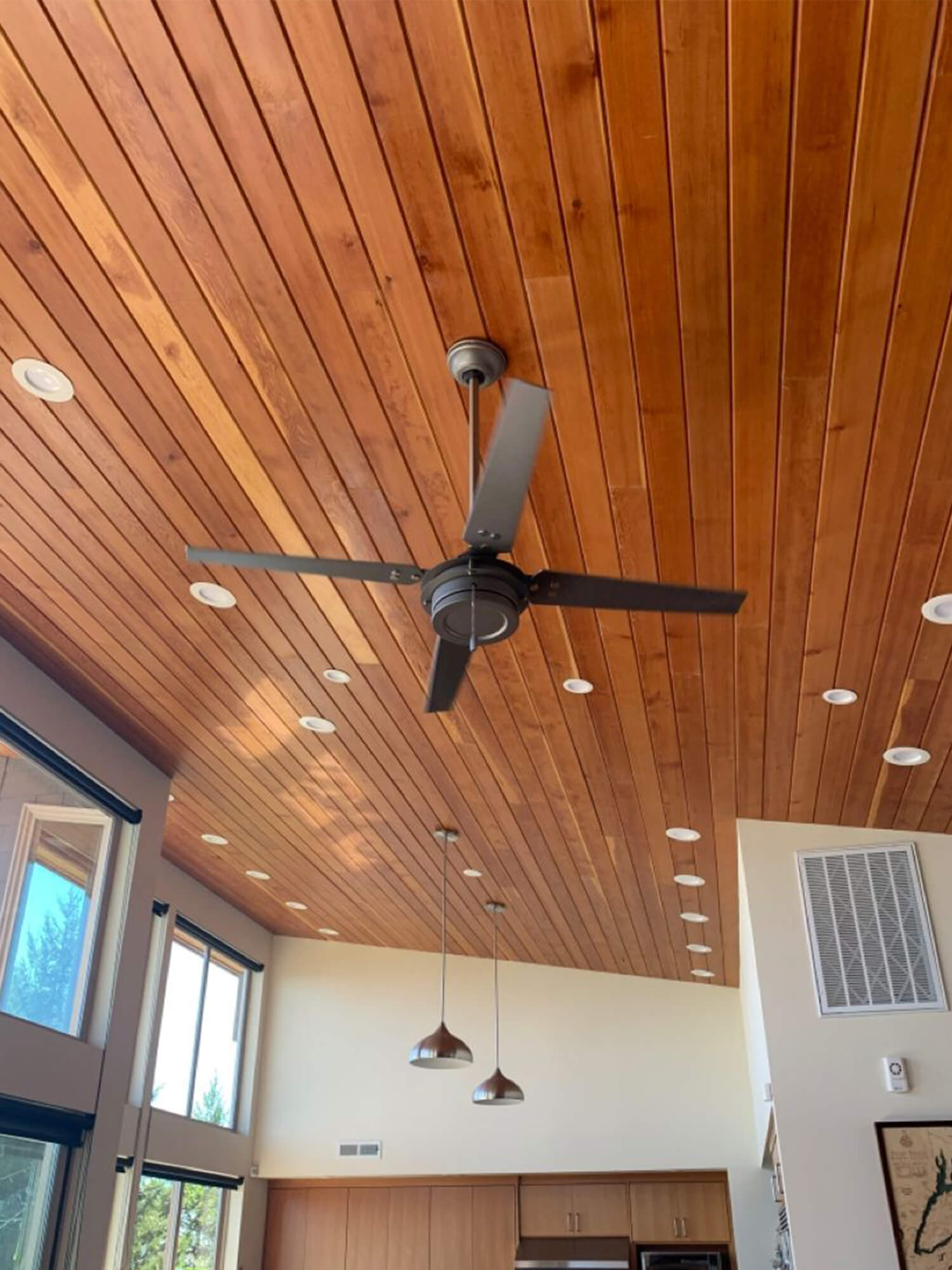 trần gỗ teak tự nhiên ốp phẳng